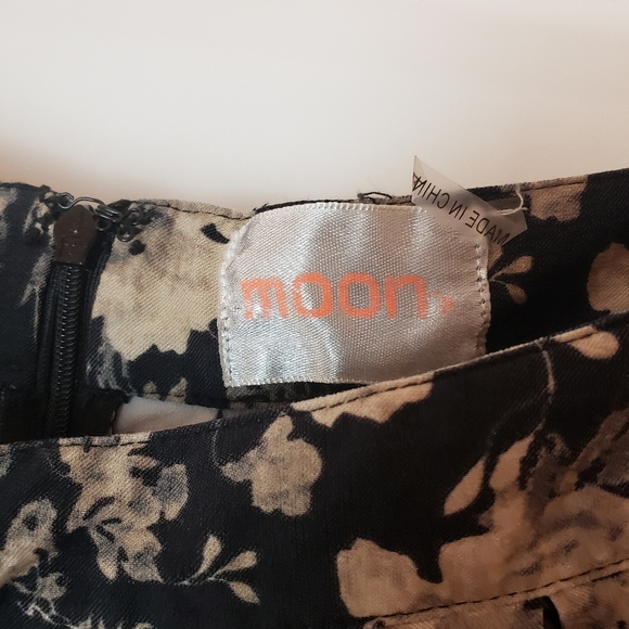 Floral Midi Circle Skirt - Picture 4 of 9